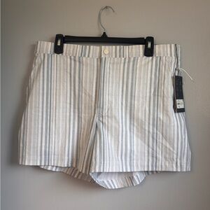 VRST Men’s Striped White and Blue Lined Resort Short. Sz L. NWT